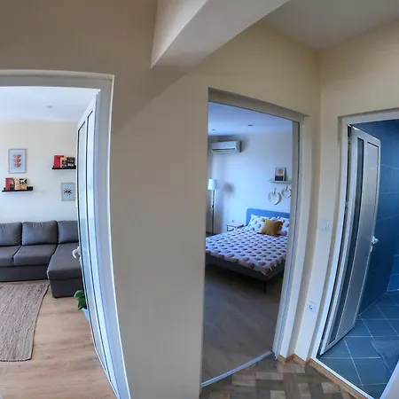 By The Cathedral, 1 Bed Flat Apartment Warna