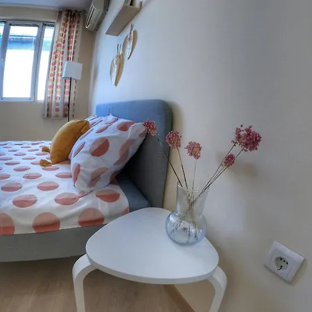 By The Cathedral, 1 Bed Flat Warna